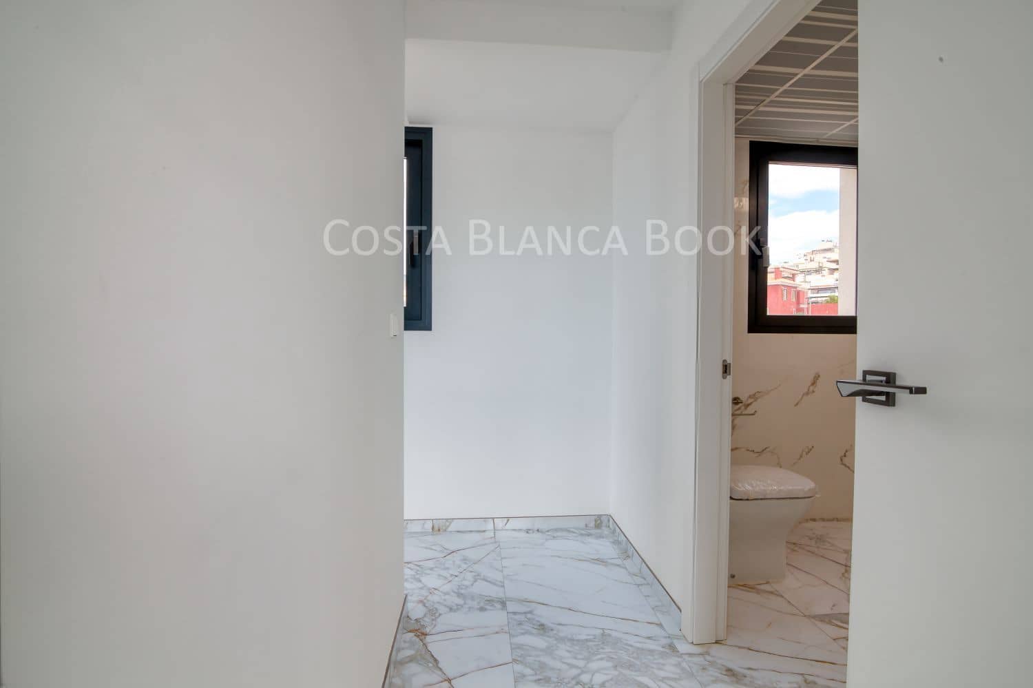 4 bedroom Villa for sale in Finestrat - € 920,000 (Ref: 9599476)