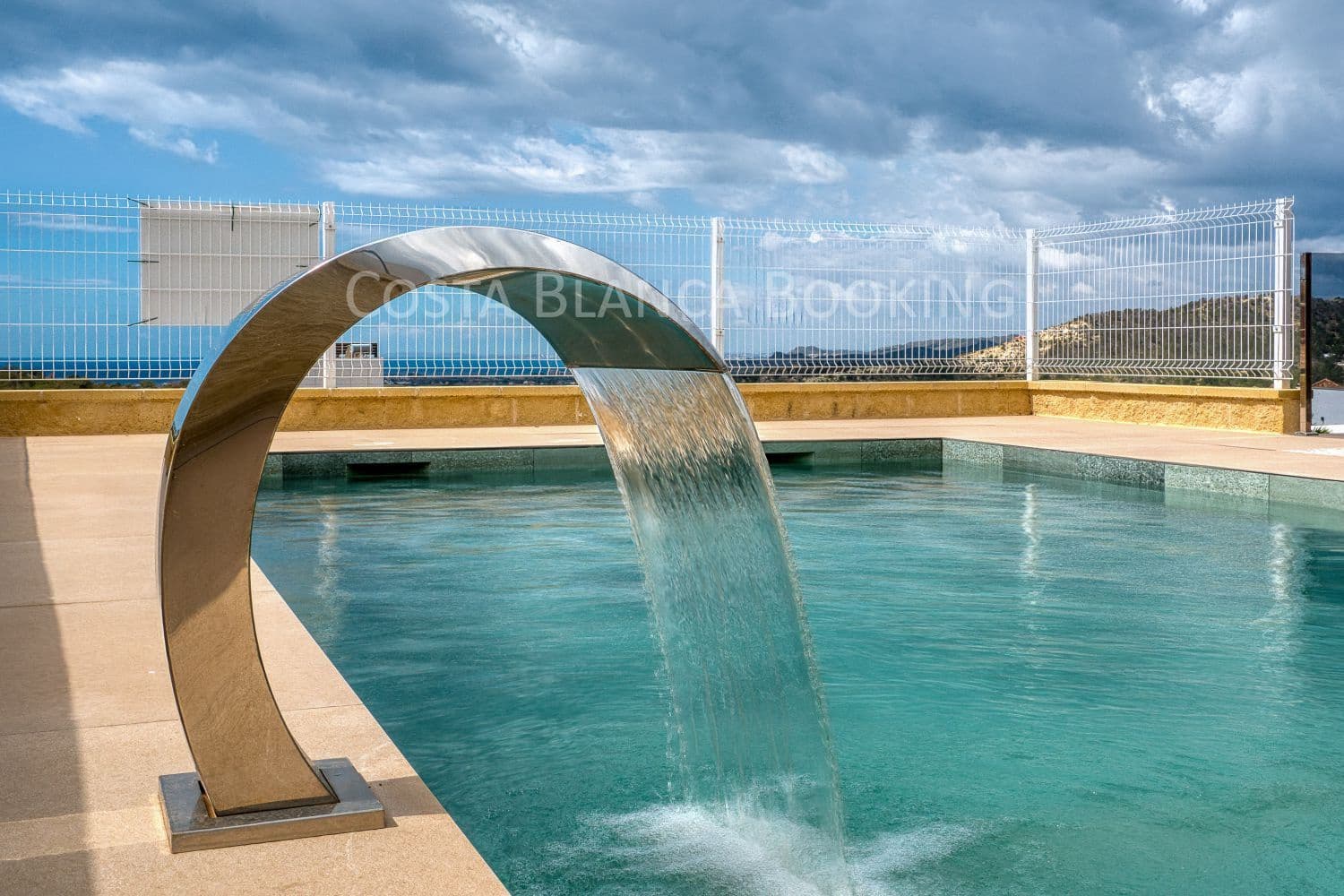 4 bedroom Villa for sale in Finestrat - € 920,000 (Ref: 9599476)