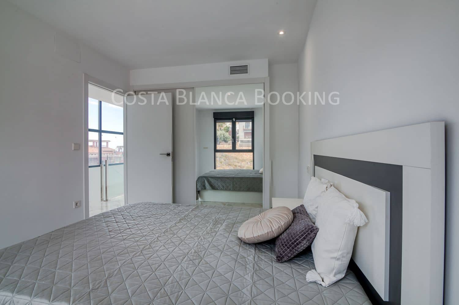 4 bedroom Villa for sale in Finestrat - € 920,000 (Ref: 9599476)