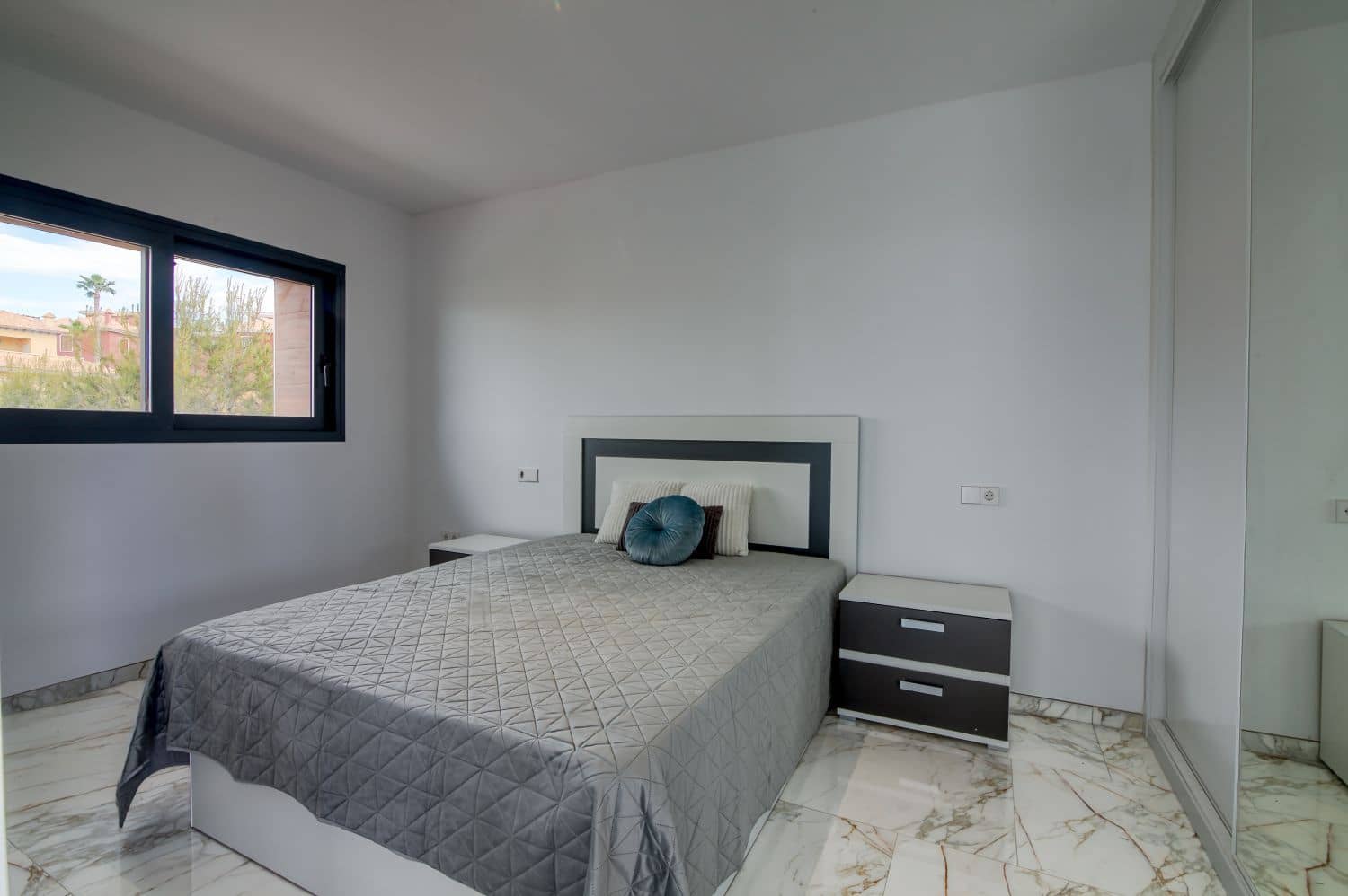 4 bedroom Villa for sale in Finestrat with pool - € 920,000 (Ref: 9599476)