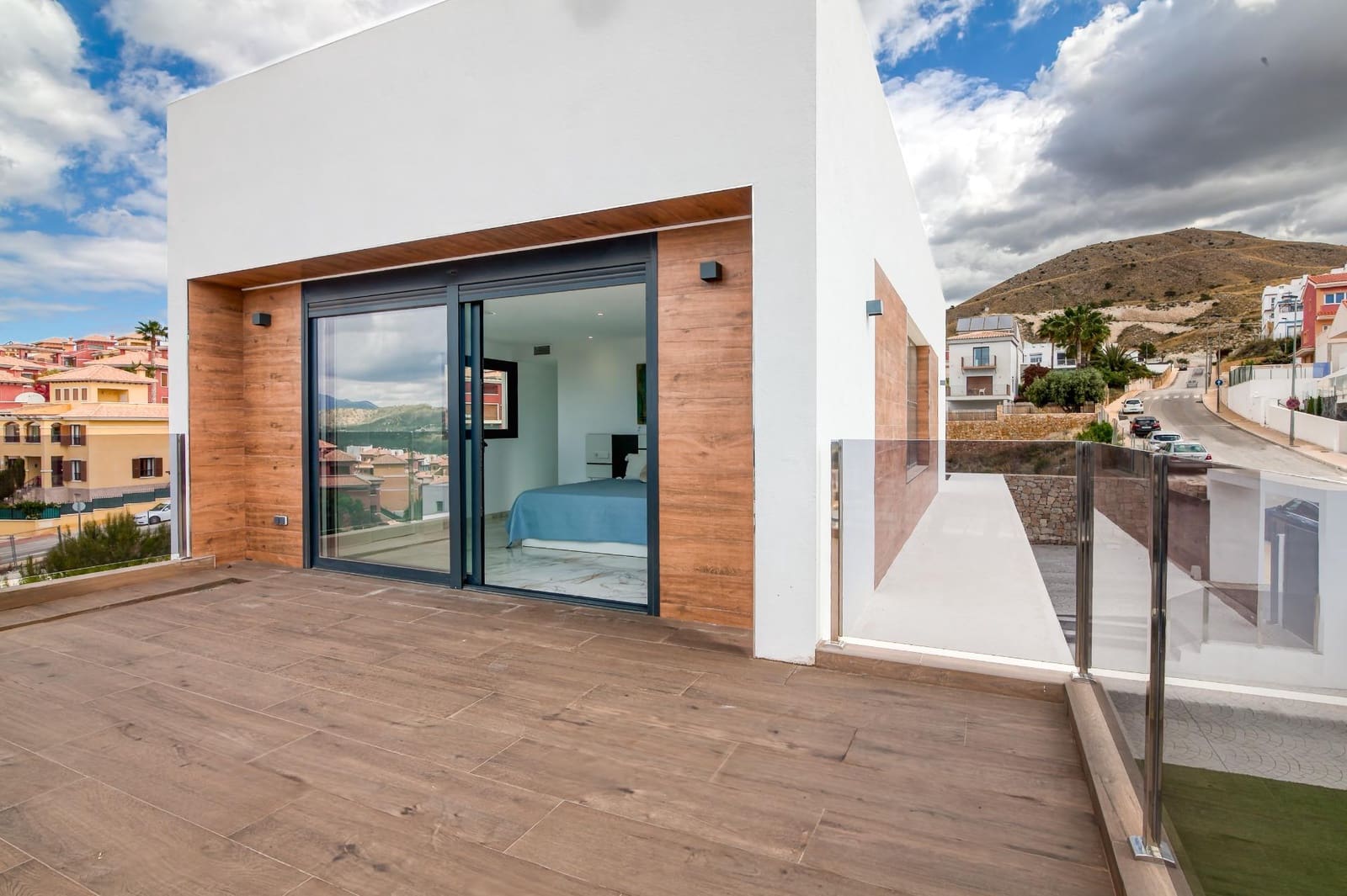 4 bedroom Villa for sale in Finestrat with pool - € 920,000 (Ref: 9599476)