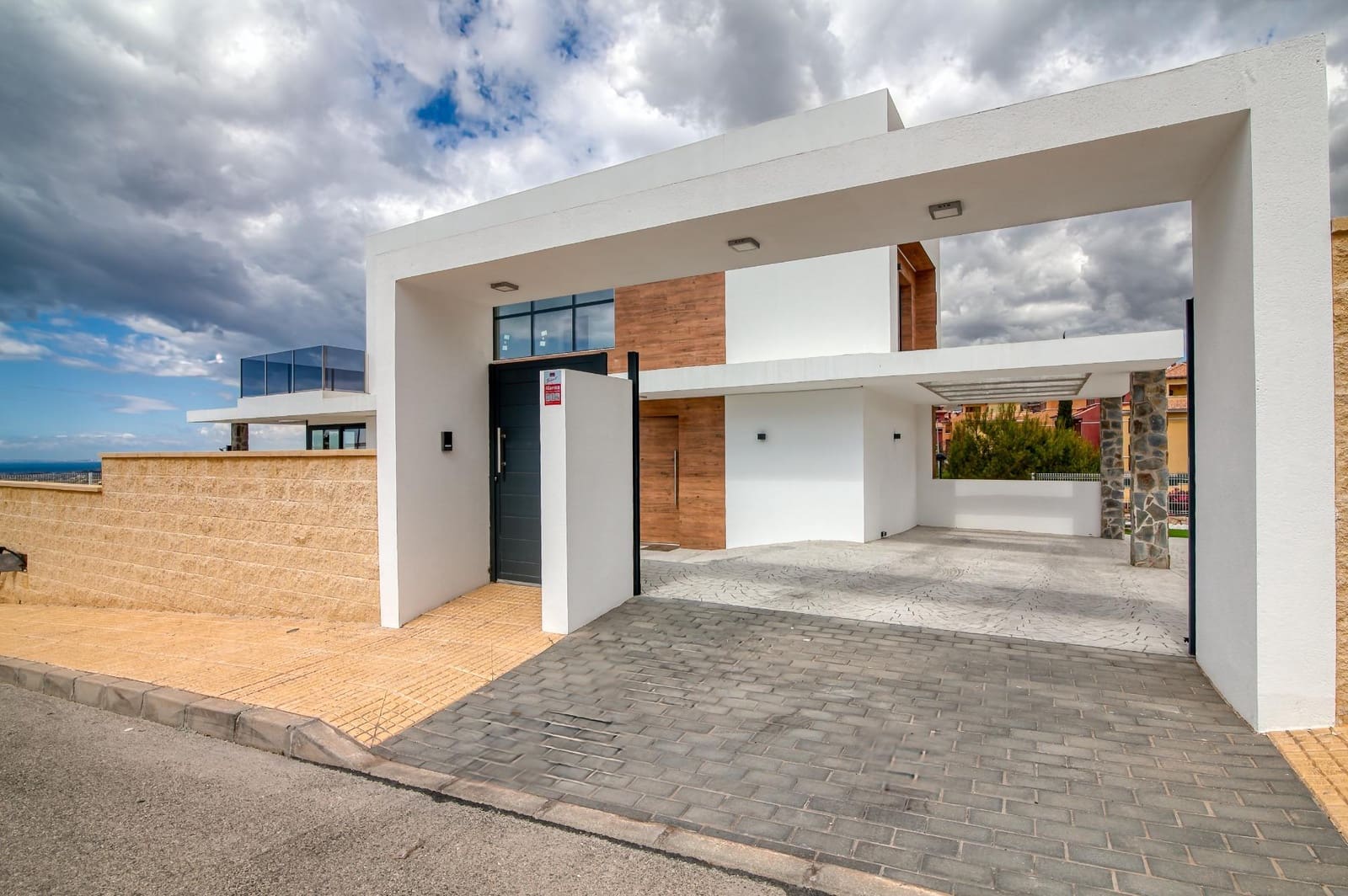 4 bedroom Villa for sale in Finestrat with pool - € 920,000 (Ref: 9599476)