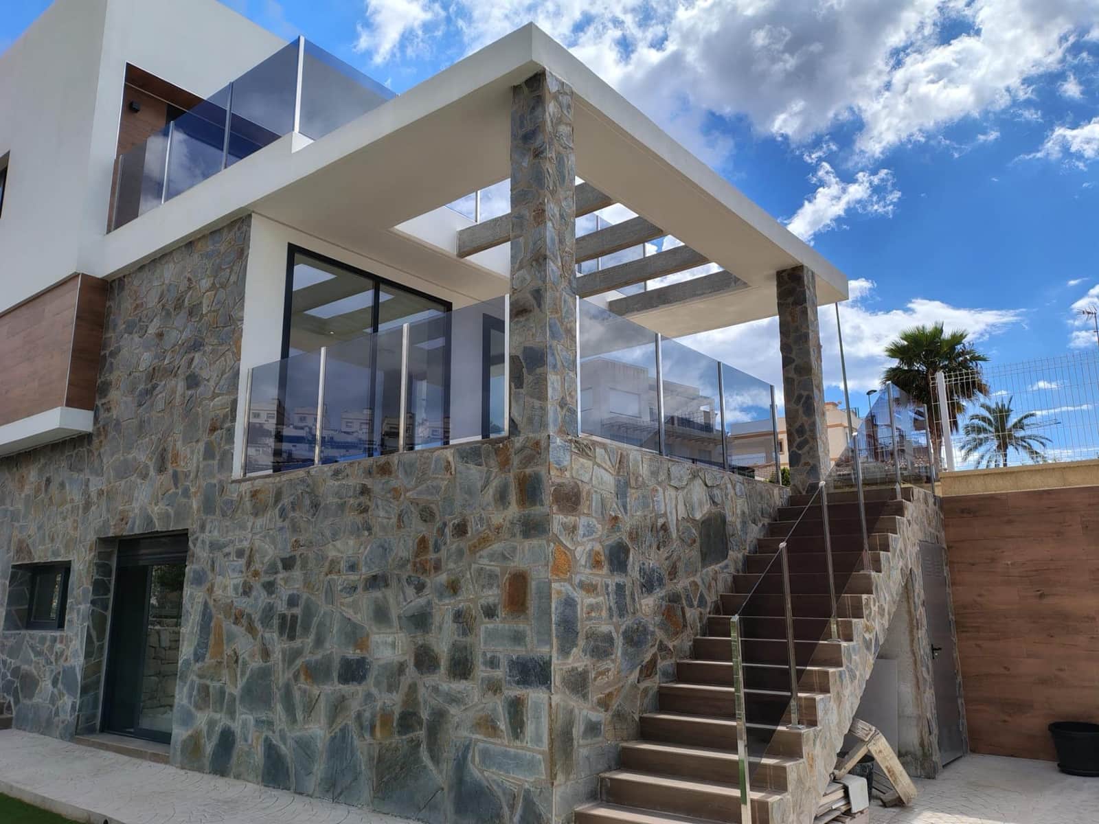 4 bedroom Villa for sale in Finestrat with pool - € 920,000 (Ref: 9599476)