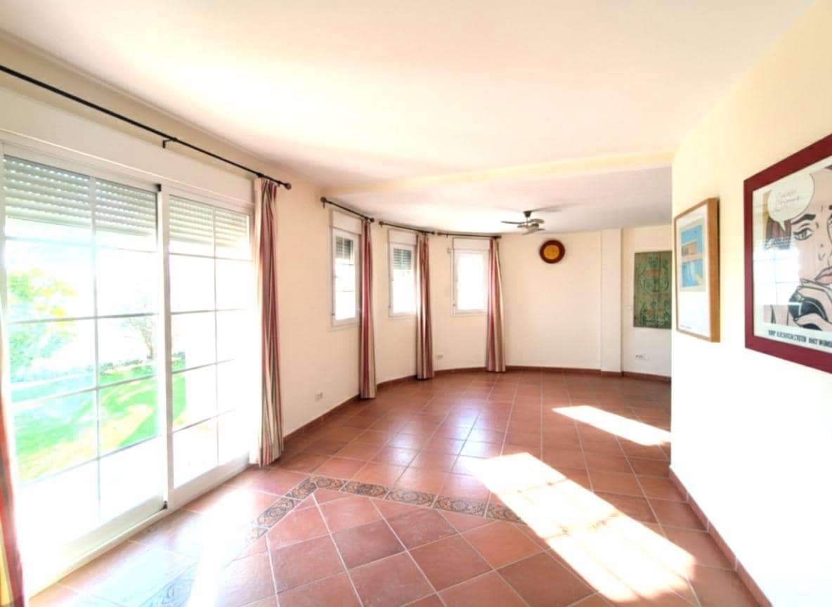 Chalet de 3 habitaciones en Montiboli en venta con piscina garaje - 470.000 € (Ref: 9611461)