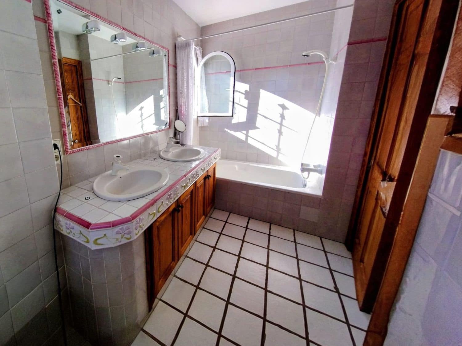 5 Zimmer Villa zu verkaufen in Albir mit Garage - 795.000 € (Ref: 9625937)