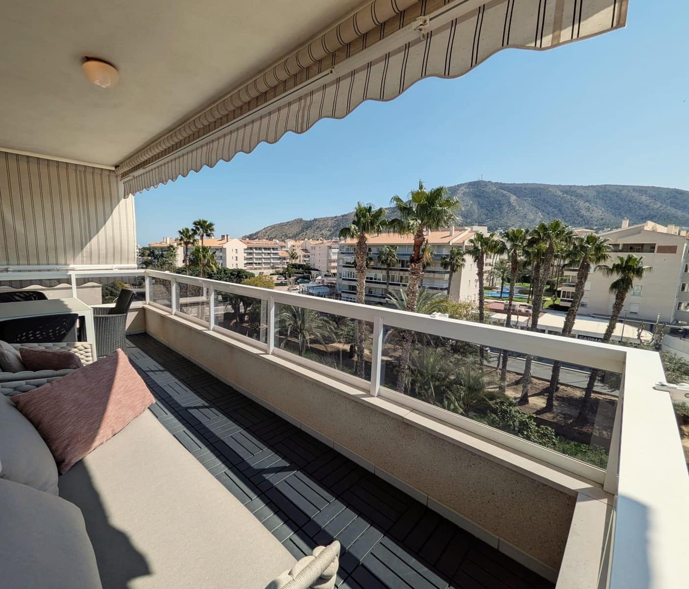 2 bedroom Penthouse for sale in Albir with pool garage - € 449,000 (Ref: 9634148)