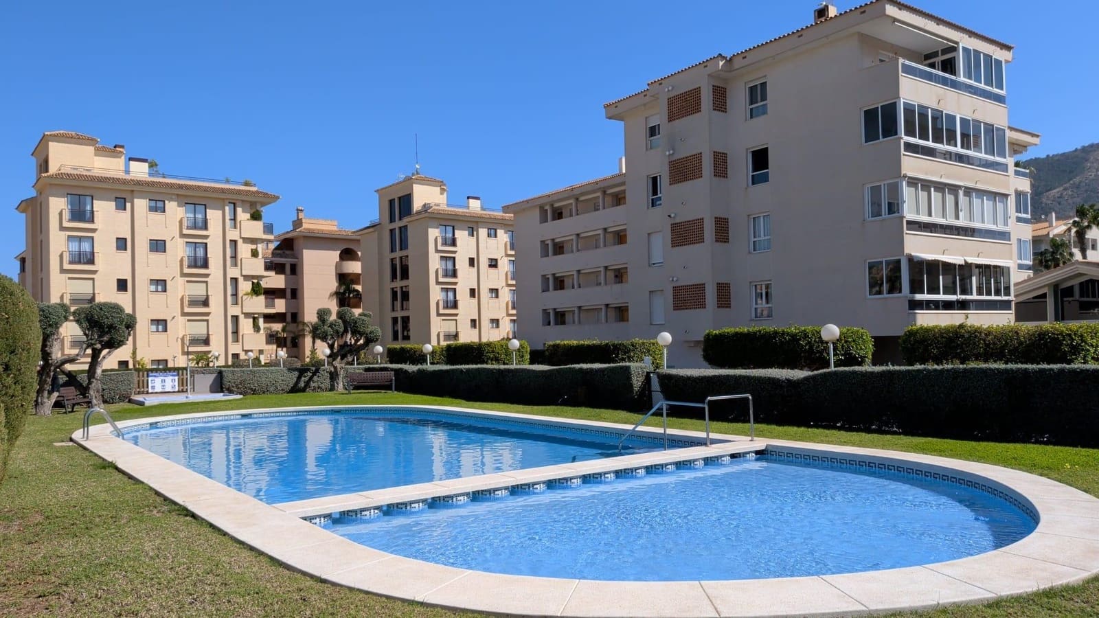 2 bedroom Penthouse for sale in Albir with pool garage - € 449,000 (Ref: 9634148)