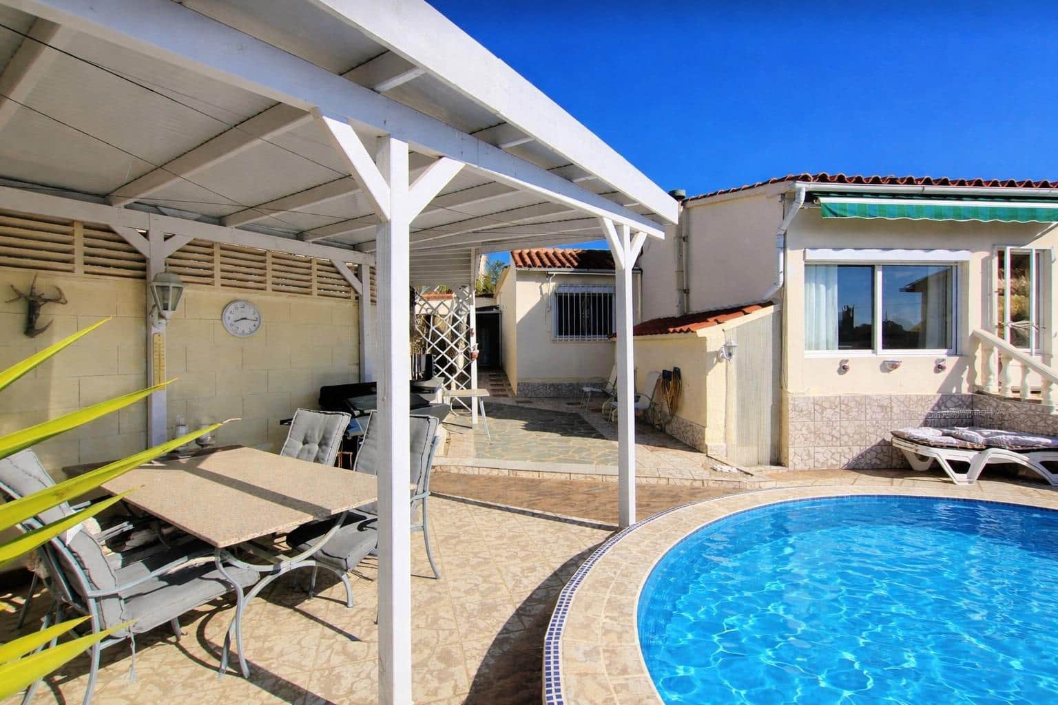 3 bedroom Villa for sale in La Nucia with garage - € 289,995 (Ref: 9634149)
