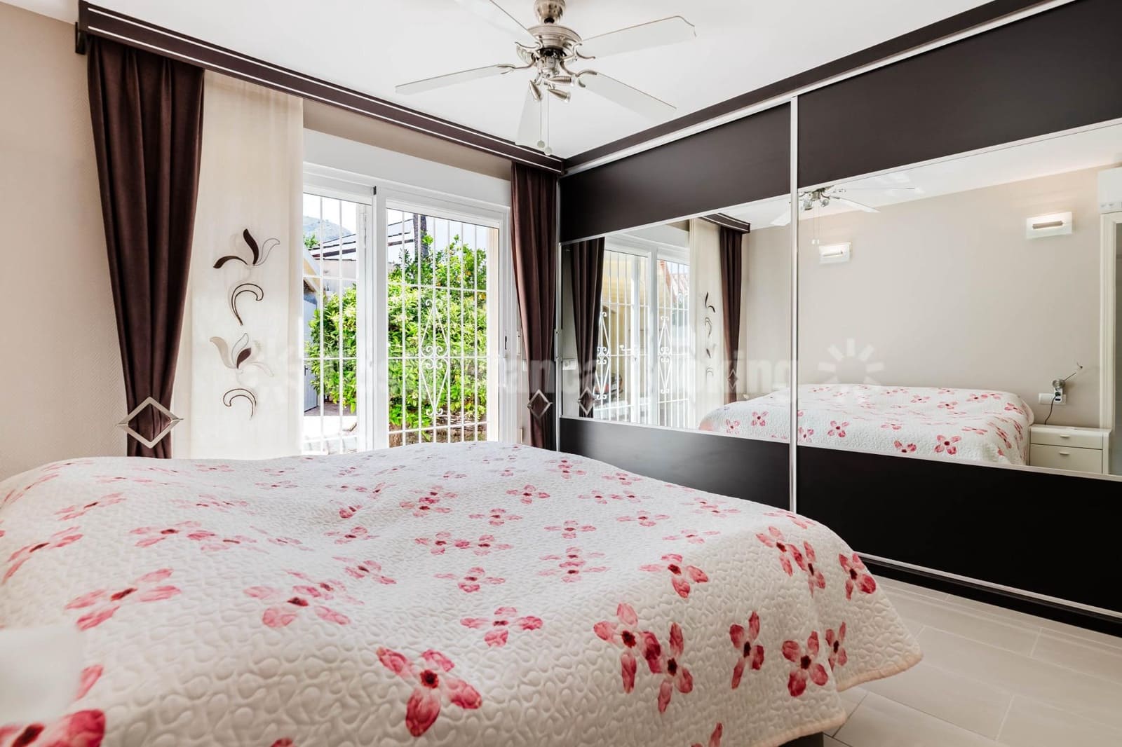 4 sypialnia Willa na sprzedaż w Albir z basenem garażem - 890 000 € (Ref: 9634150)