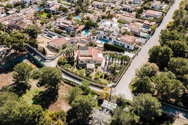 Chalet de 4 habitaciones en Albir, Alfaz del Pi / L'Alfàs del Pi en venta con piscina garaje - 790.000 € (Ref: 9634150)