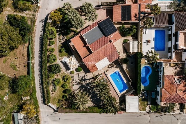 Chalet de 4 habitaciones en Albir, Alfaz del Pi / L'Alfàs del Pi en venta con piscina garaje - 790.000 € (Ref: 9634150)