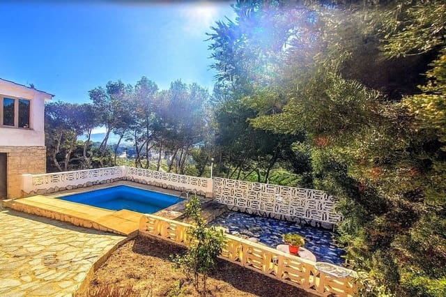 4 bedroom Villa for sale in La Nucia with pool garage - € 735,000 (Ref: 9666427)