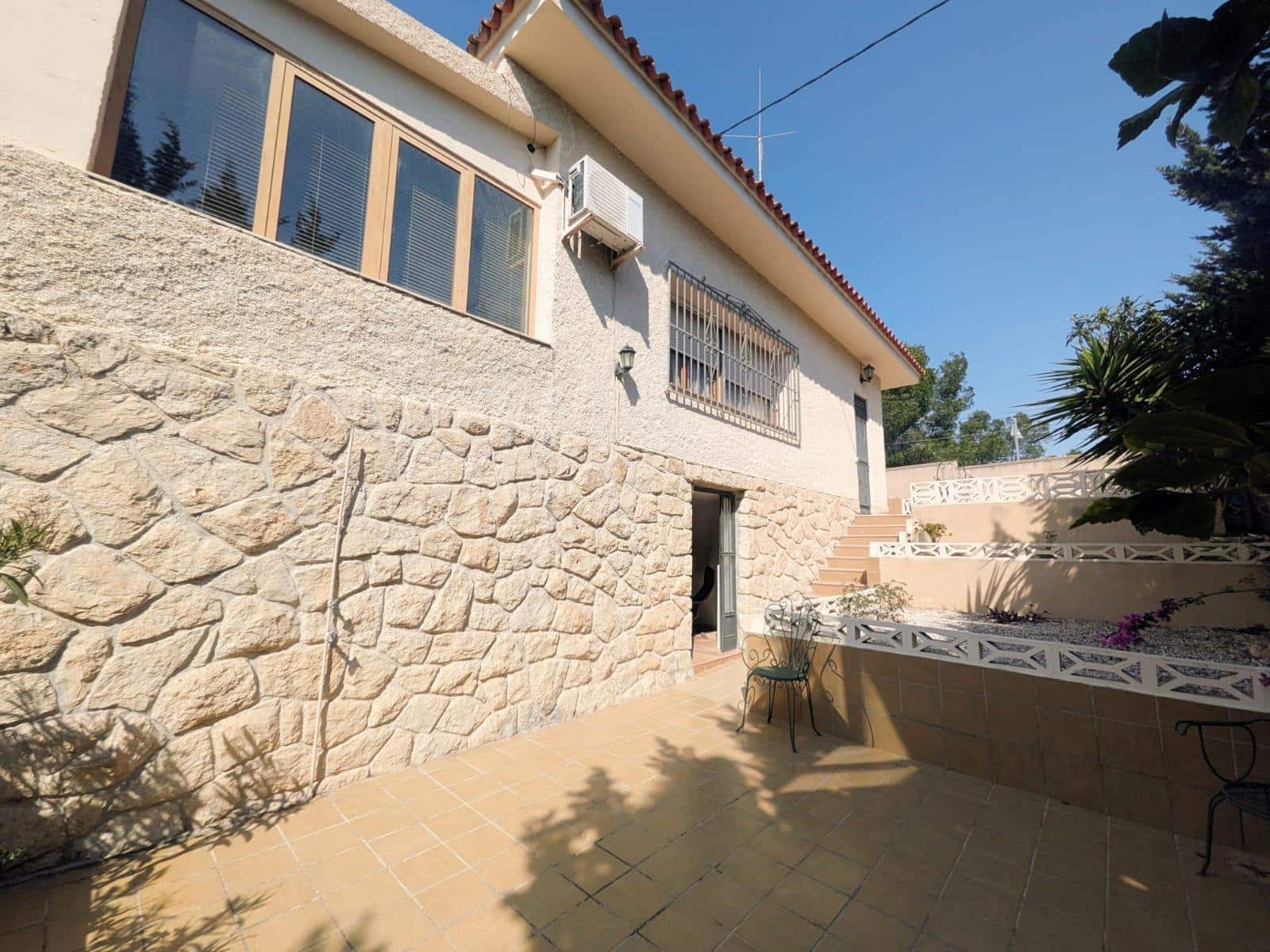 4 sypialnia Willa na sprzedaż w La Nucia z basenem garażem - 735 000 € (Ref: 9666427)