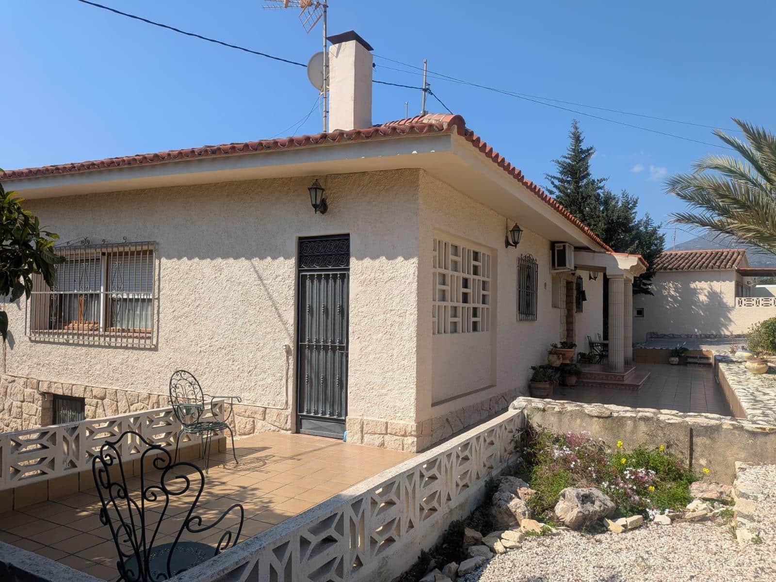 4 sypialnia Willa na sprzedaż w La Nucia z basenem garażem - 735 000 € (Ref: 9666427)