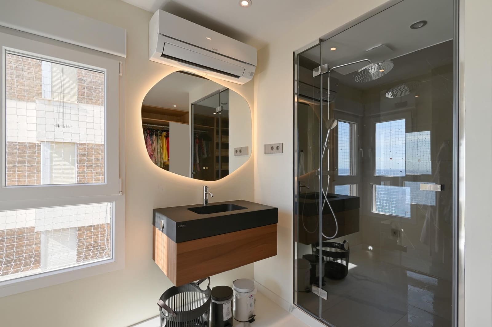 2 bedroom Apartment for sale in La Villajoyosa / Vila Joiosa with garage - € 630,000 (Ref: 9670569)
