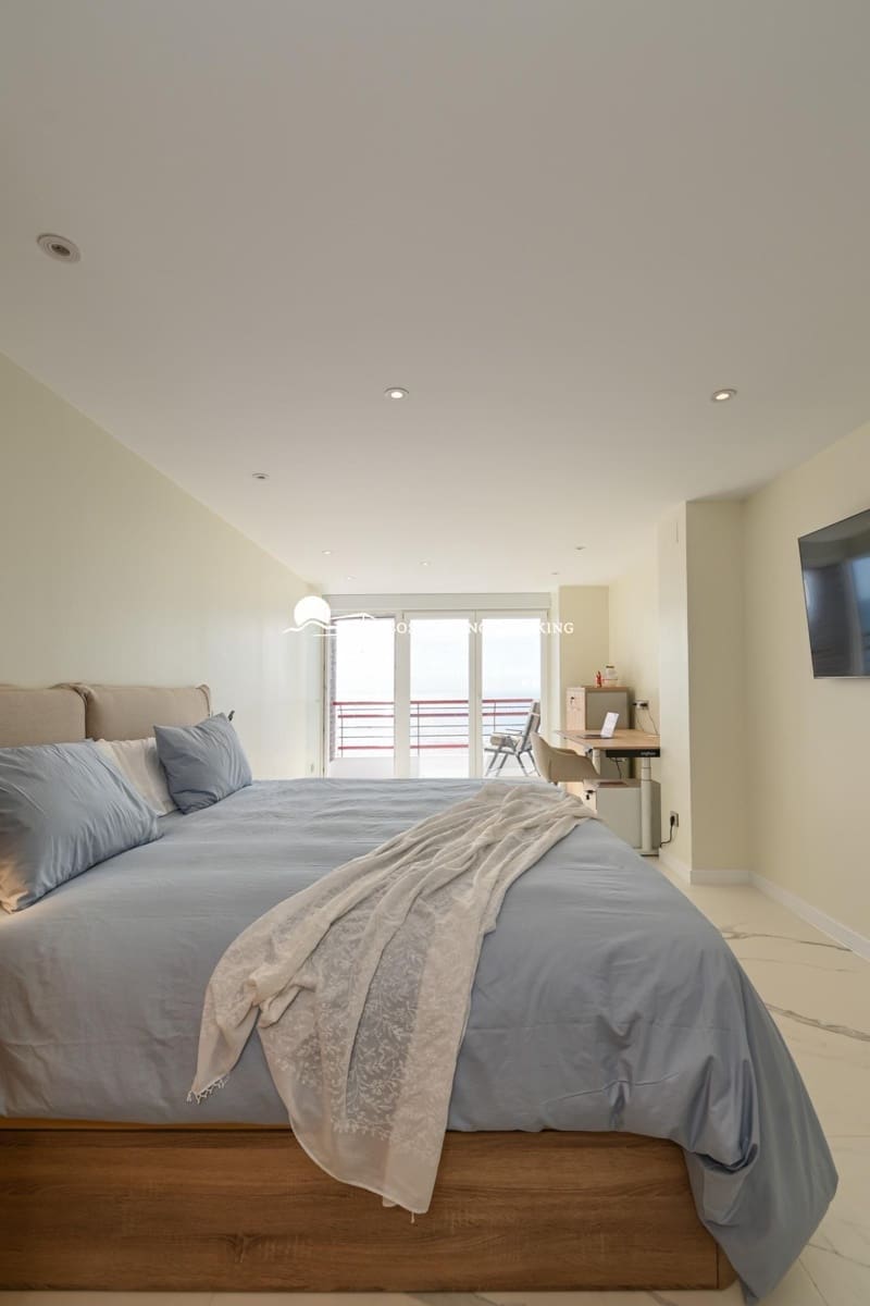 2 bedroom Apartment for sale in La Villajoyosa / Vila Joiosa with garage - € 630,000 (Ref: 9670569)