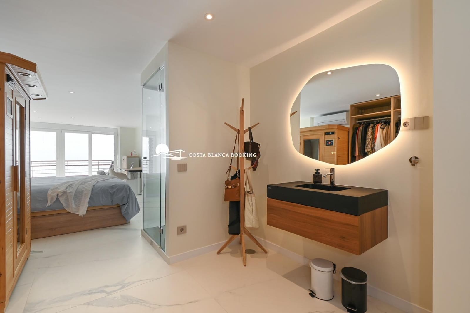 2 bedroom Apartment for sale in La Villajoyosa / Vila Joiosa with garage - € 630,000 (Ref: 9670569)