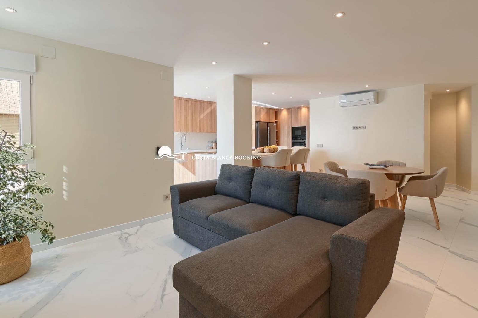 2 bedroom Apartment for sale in La Villajoyosa / Vila Joiosa with garage - € 630,000 (Ref: 9670569)