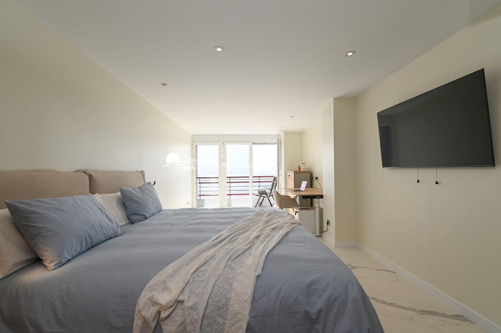 2 bedroom Apartment for sale in La Villajoyosa / Vila Joiosa with garage - € 630,000 (Ref: 9670569)