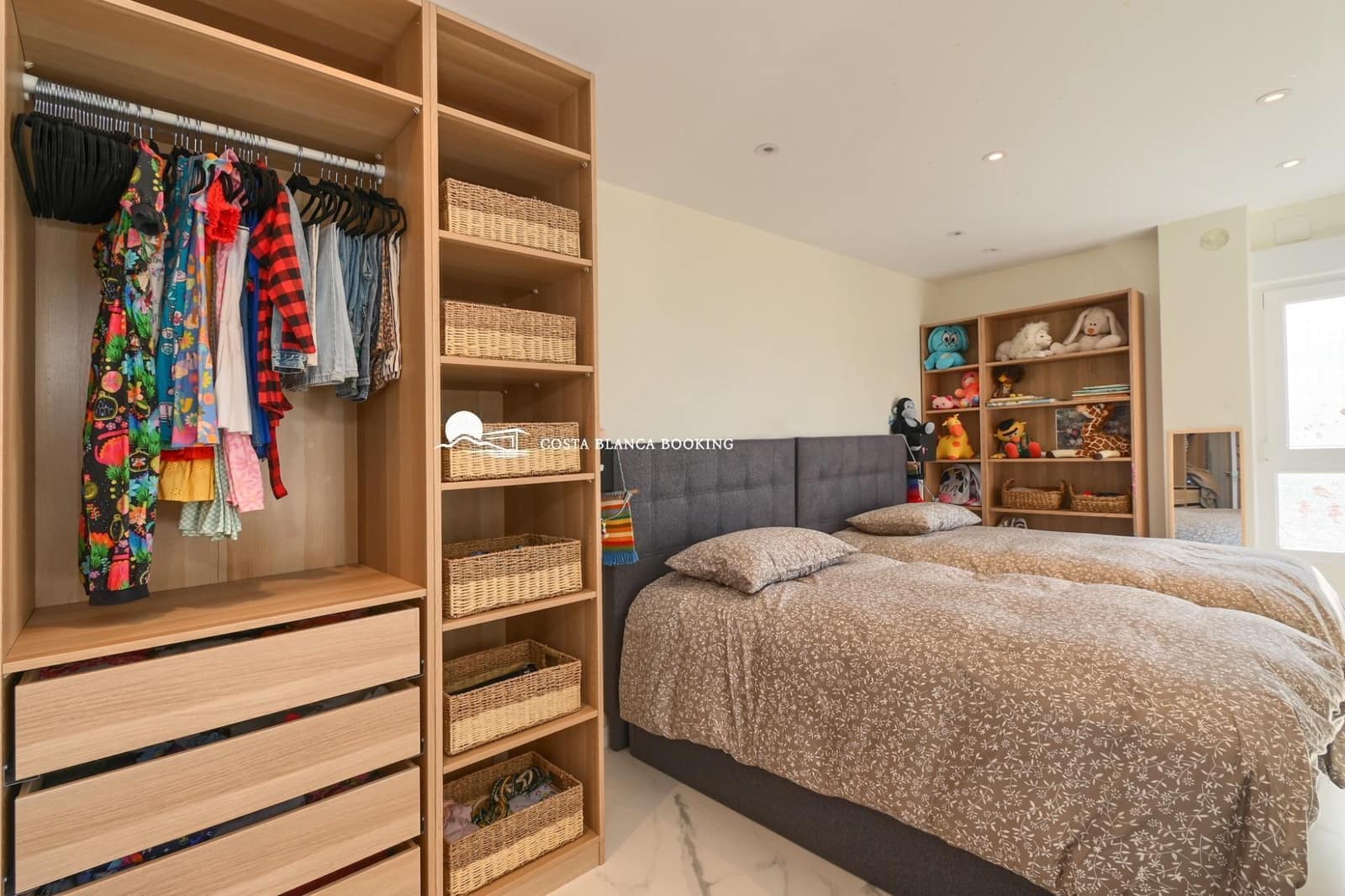 2 bedroom Apartment for sale in La Villajoyosa / Vila Joiosa with garage - € 630,000 (Ref: 9670569)