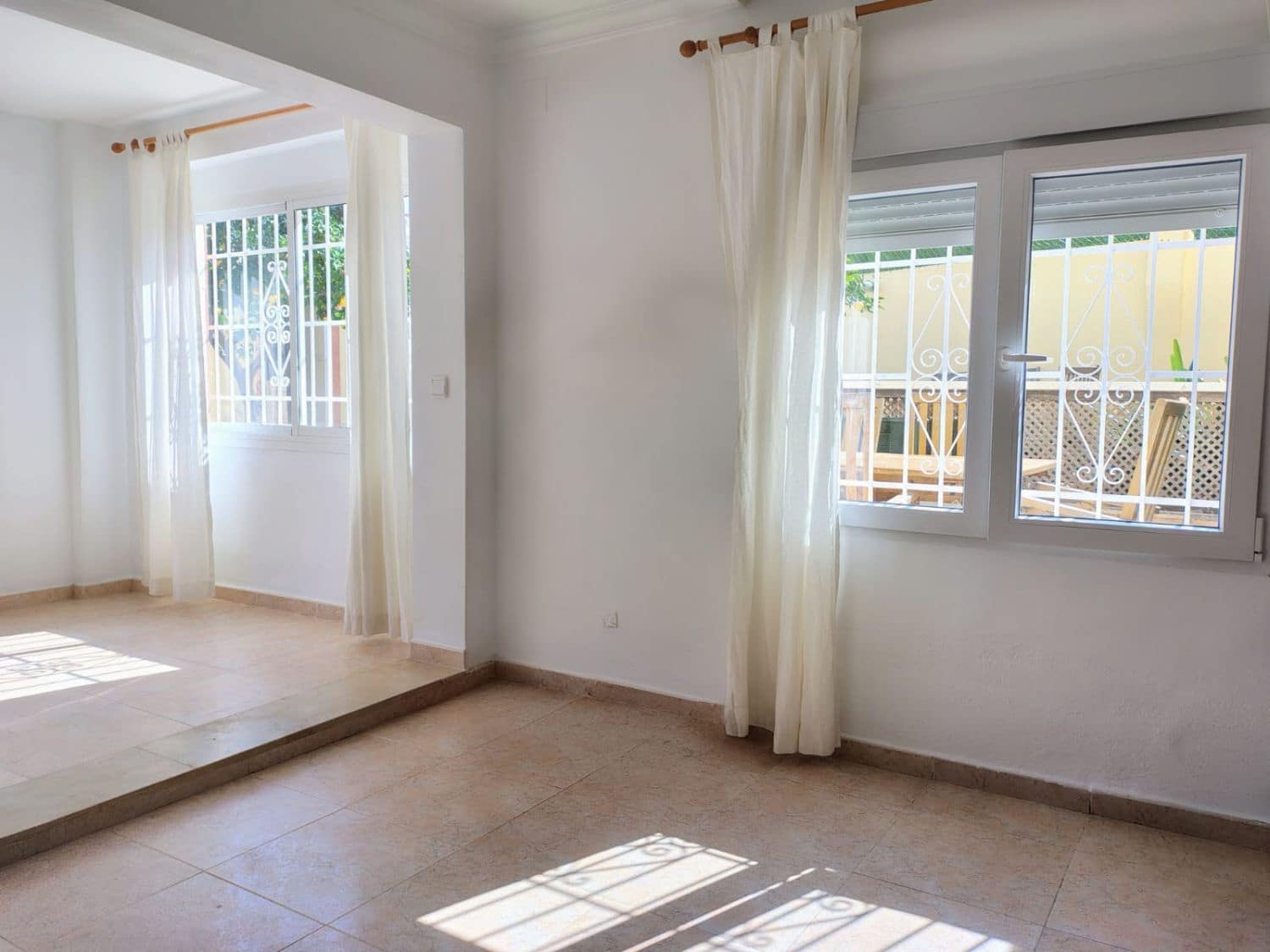 4 slaapkamer Rijtjeshuis te koop in Alfaz del Pi / L'Alfas del Pi met garage - € 447.000 (Ref: 9690536)