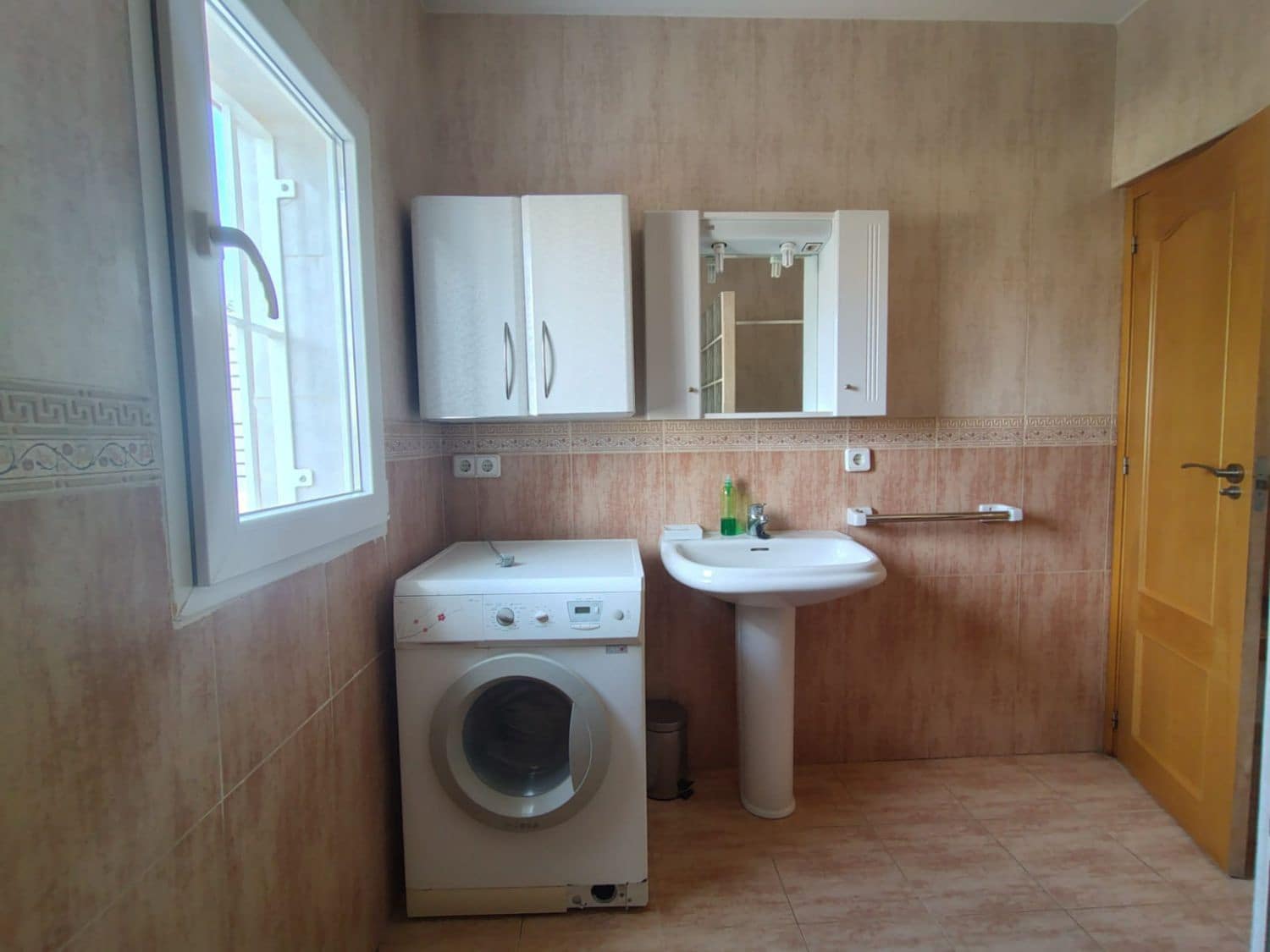 4 slaapkamer Rijtjeshuis te koop in Alfaz del Pi / L'Alfas del Pi met garage - € 447.000 (Ref: 9690536)