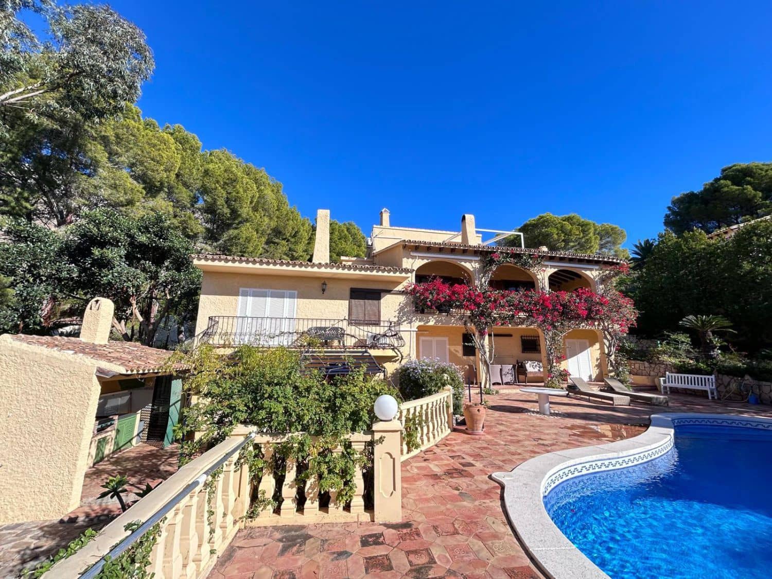 5 bedroom Villa for sale in Altea - € 1,585,000 (Ref: 9732034)