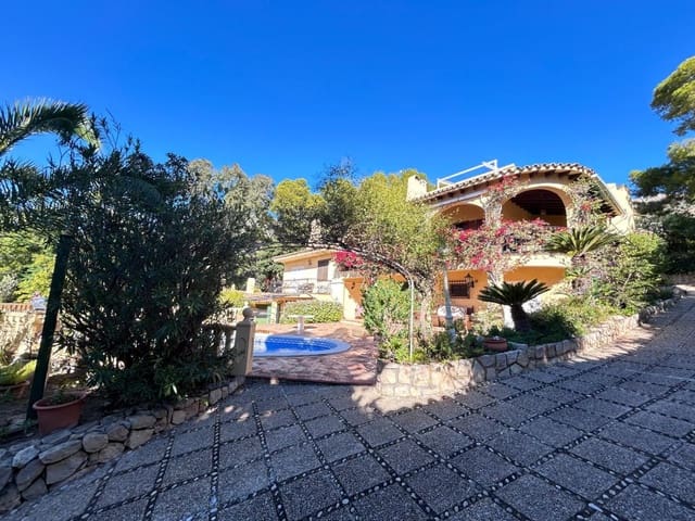 5 bedroom Villa for sale in Altea - € 1,585,000 (Ref: 9732034)