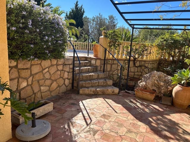 5 bedroom Villa for sale in Altea - € 1,585,000 (Ref: 9732034)