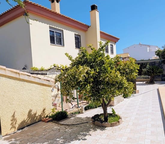 5 soveværelse Villa til salg i Albir, Alfaz del Pi / L'Alfàs del Pi med swimmingpool garage - € 890.000 (Ref: 9735517)