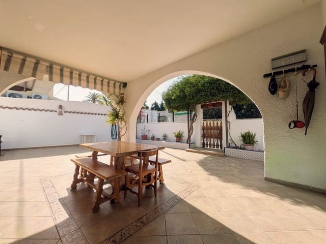 4 slaapkamer Villa te koop in Albir, Alfaz del Pi / L'Alfàs del Pi met zwembad garage - € 639.000 (Ref: 9758891)