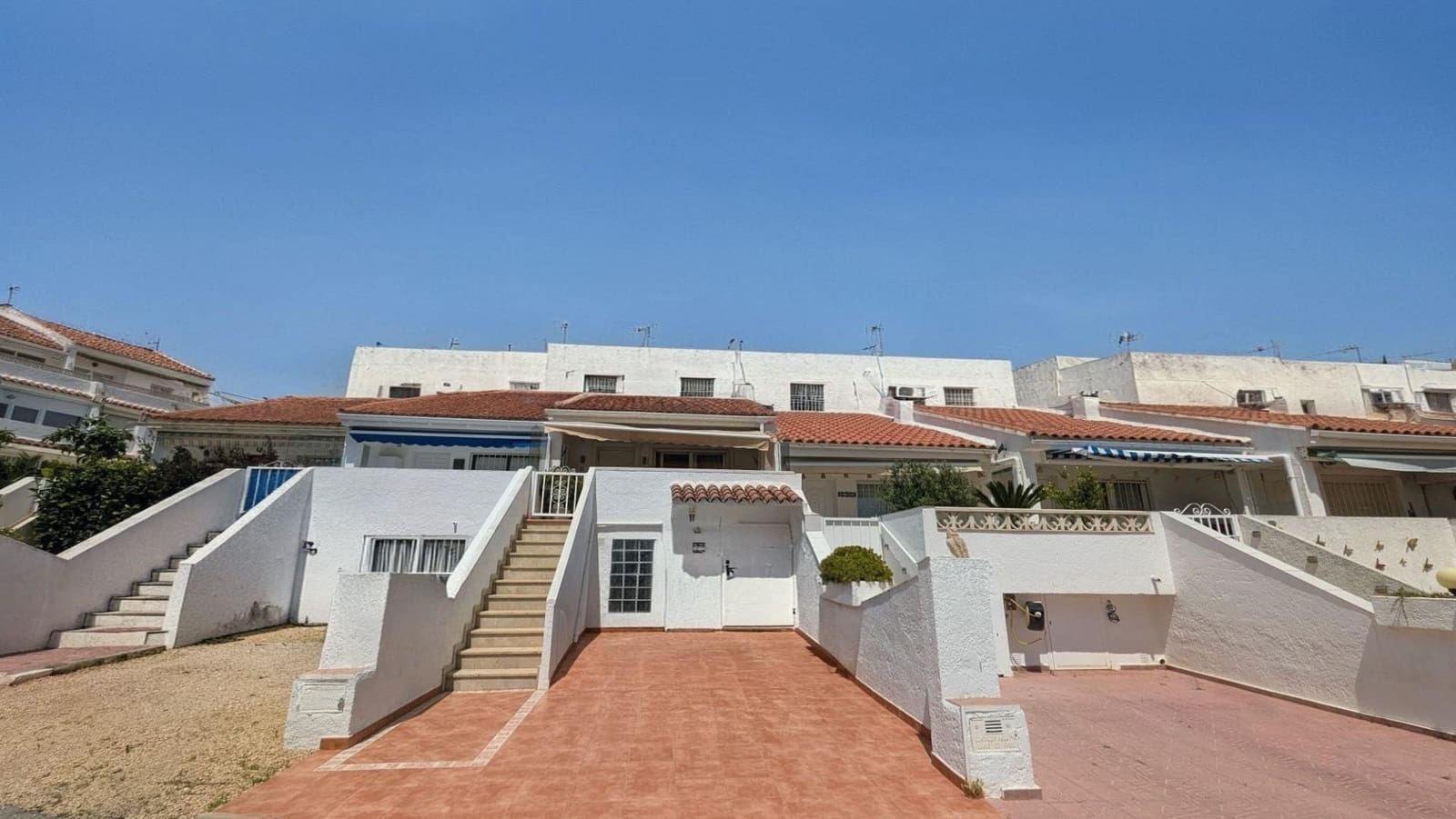 2 Zimmer Reihenhaus zu verkaufen in La Nucia mit Pool - 279.000 € (Ref: 9825179)