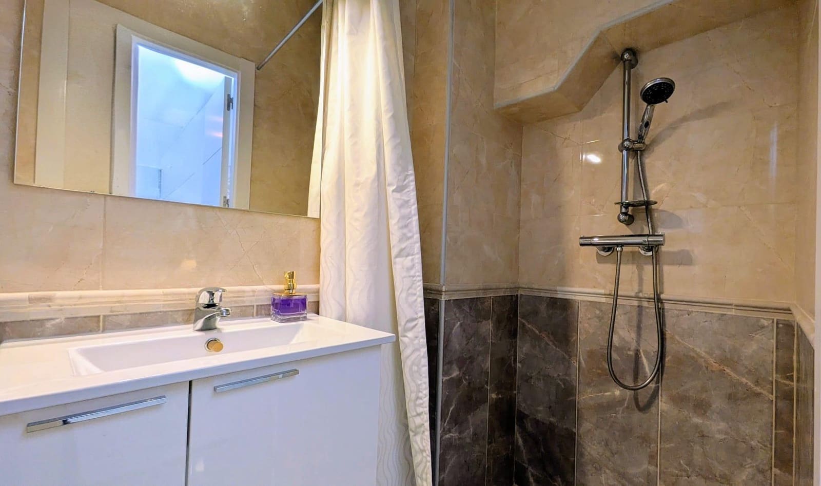 2 Zimmer Reihenhaus zu verkaufen in La Nucia mit Pool - 279.000 € (Ref: 9825179)