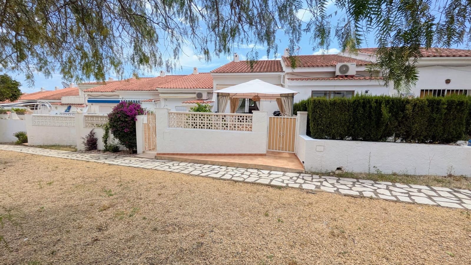 2 Zimmer Reihenhaus zu verkaufen in La Nucia mit Pool - 279.000 € (Ref: 9825179)