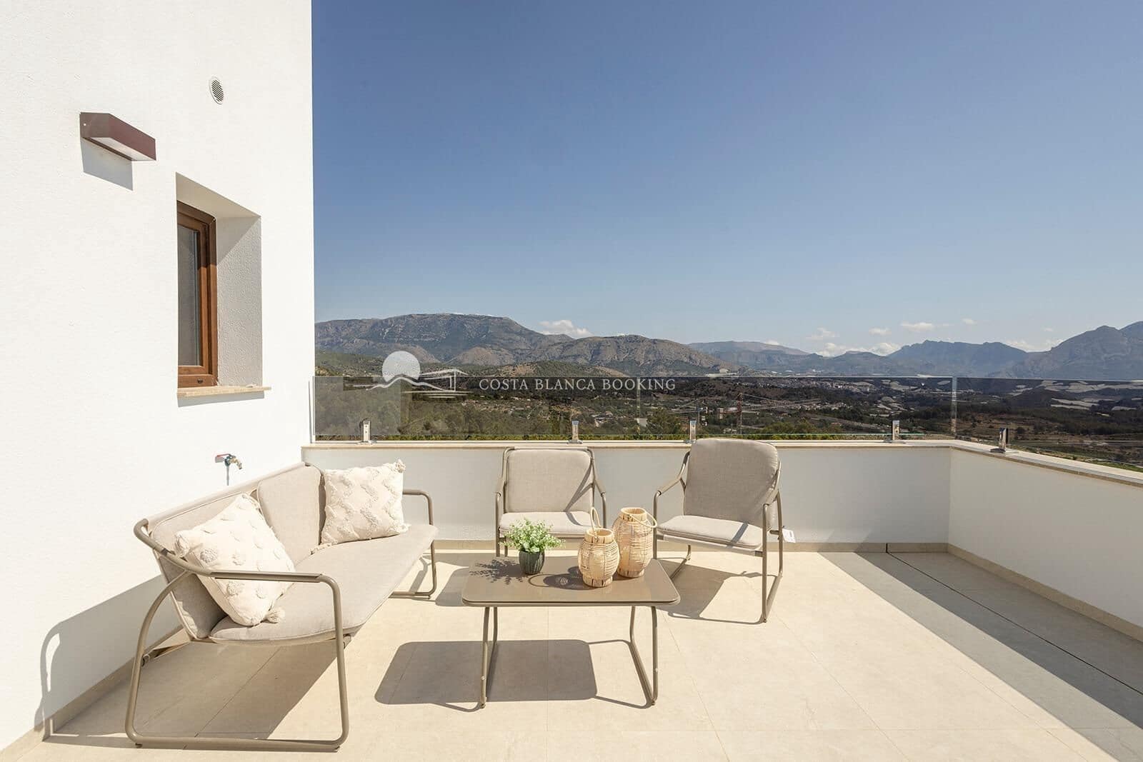 3 bedroom Villa for sale in Polop with pool garage - € 598,000 (Ref: 9829031)