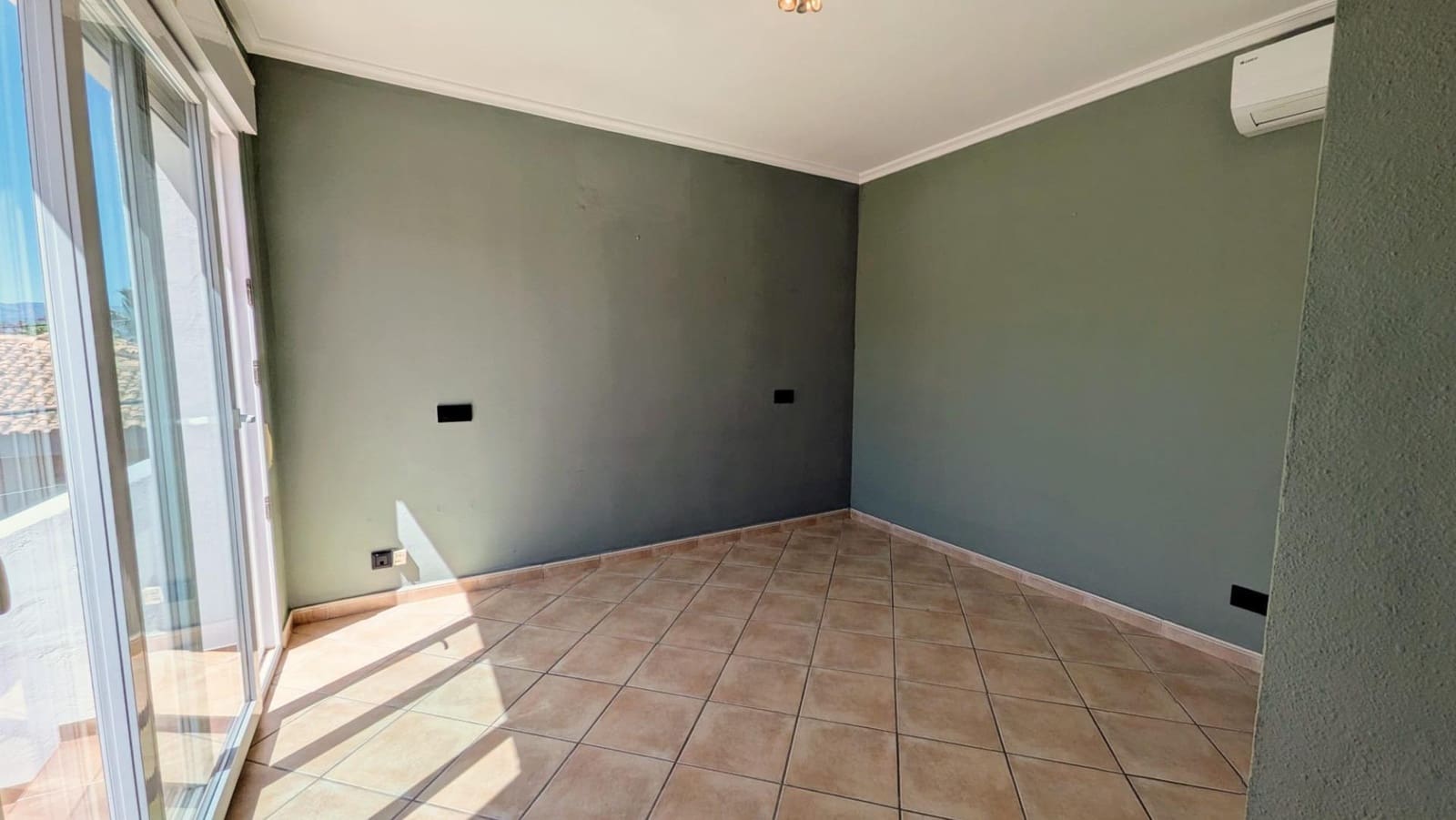 4 Zimmer Villa zu verkaufen in Alfaz del Pi / L'Alfas del Pi mit Pool Garage - 650.000 € (Ref: 9833592)