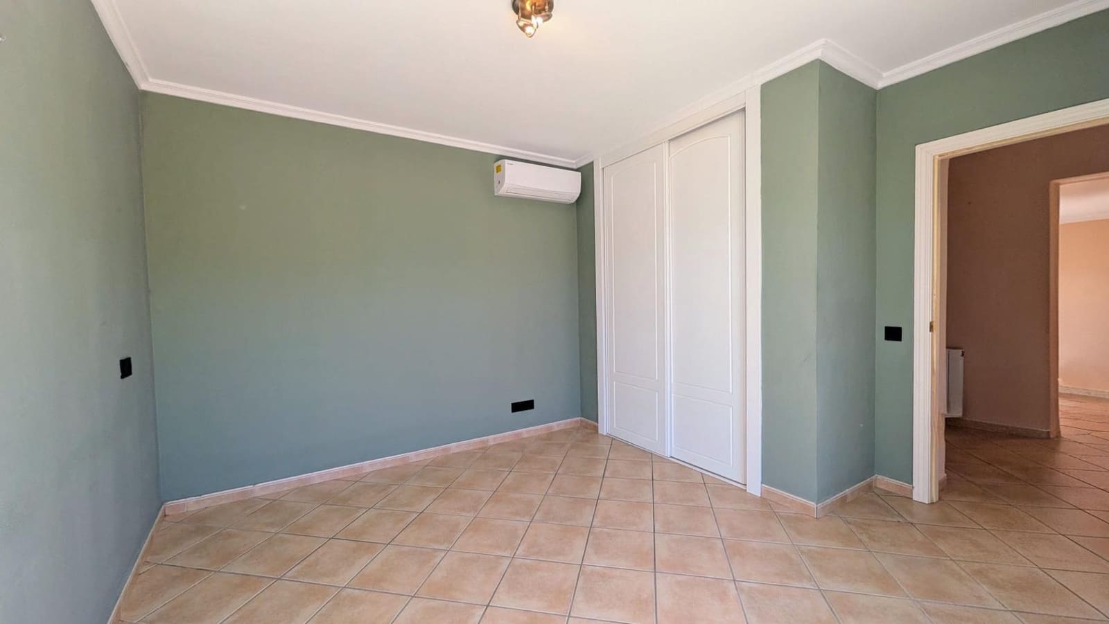 4 Zimmer Villa zu verkaufen in Alfaz del Pi / L'Alfas del Pi mit Pool Garage - 650.000 € (Ref: 9833592)
