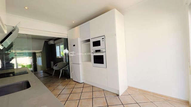 Chalet de 4 habitaciones en Albir, Alfaz del Pi / L'Alfàs del Pi en venta con piscina garaje - 650.000 € (Ref: 9833592)