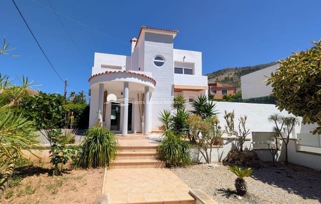 Chalet de 4 habitaciones en Albir, Alfaz del Pi / L'Alfàs del Pi en venta con piscina garaje - 650.000 € (Ref: 9833592)