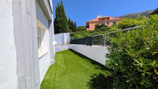 Chalet de 4 habitaciones en Albir, Alfaz del Pi / L'Alfàs del Pi en venta con piscina garaje - 650.000 € (Ref: 9833592)