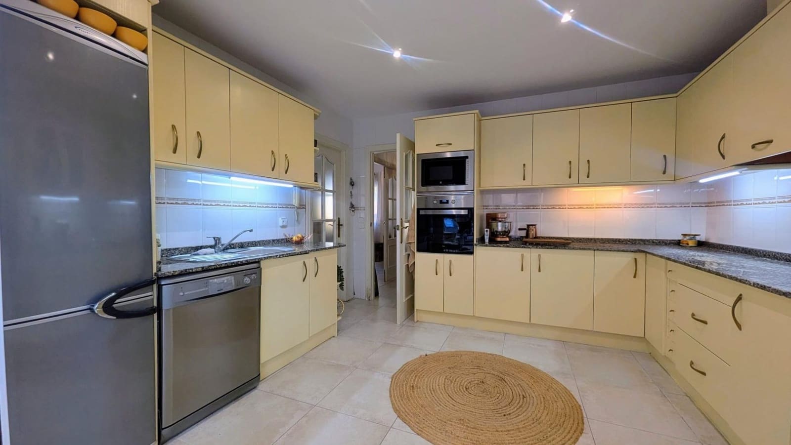 4 soveværelse Semi-Rækkehus til salg i Albir med swimmingpool garage - € 599.000 (Ref: 9843338)