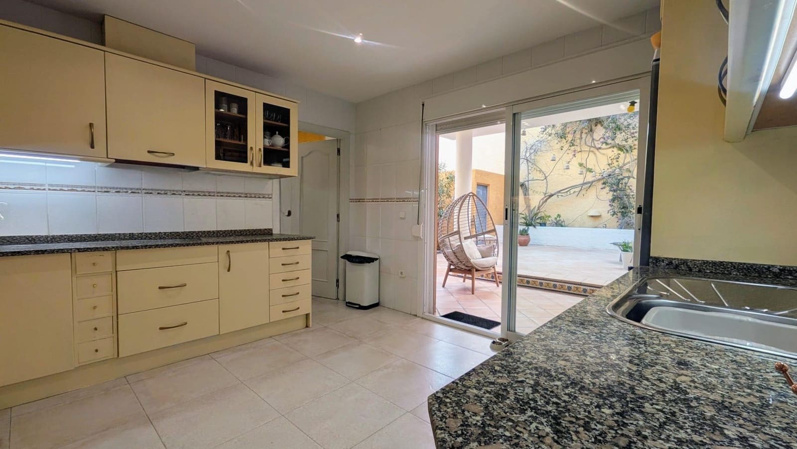 4 soveværelse Semi-Rækkehus til salg i Albir med swimmingpool garage - € 599.000 (Ref: 9843338)