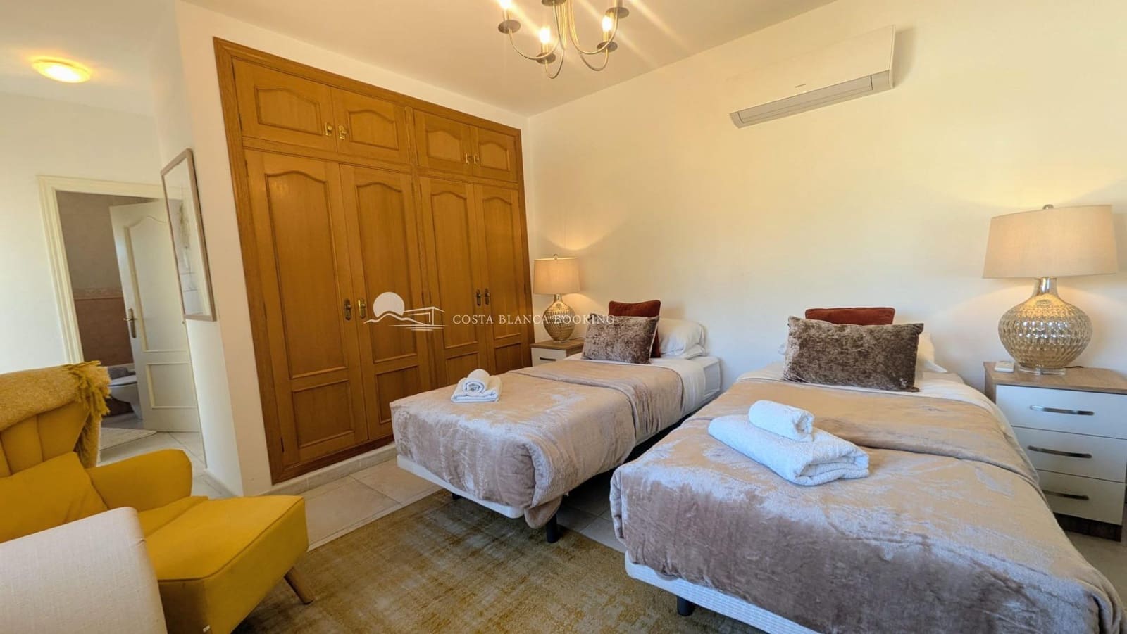 Pareado de 4 habitaciones en Albir en venta con piscina garaje - 599.000 € (Ref: 9843338)