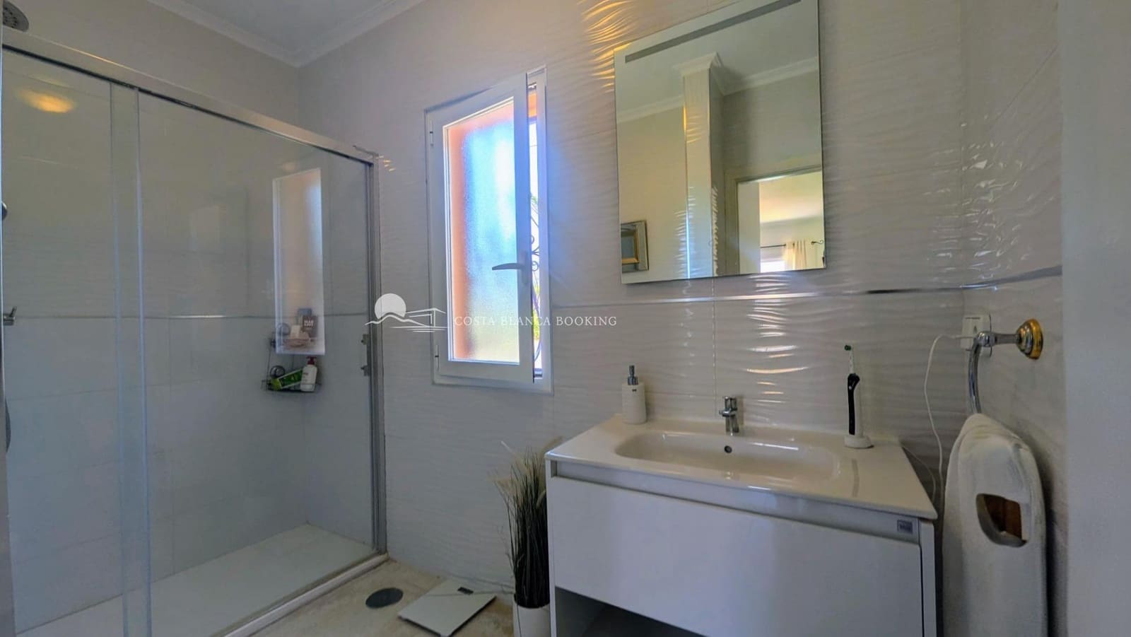 Pareado de 4 habitaciones en Albir en venta con piscina garaje - 599.000 € (Ref: 9843338)