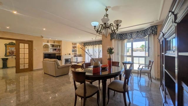 4 soveværelse Semi-Rækkehus til salg i Alfaz del Pi / L'Alfàs del Pi med garage - € 550.000 (Ref: 9861829)