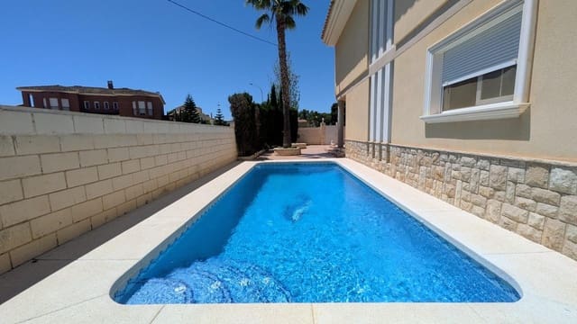 4 soveværelse Semi-Rækkehus til salg i Alfaz del Pi / L'Alfàs del Pi med garage - € 550.000 (Ref: 9861829)