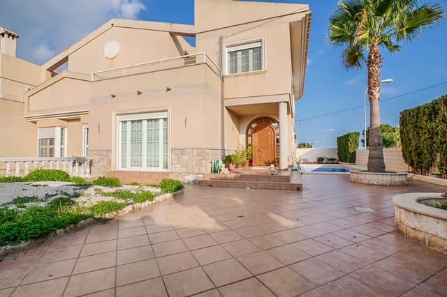 4 soveværelse Semi-Rækkehus til salg i Alfaz del Pi / L'Alfàs del Pi med garage - € 550.000 (Ref: 9861829)