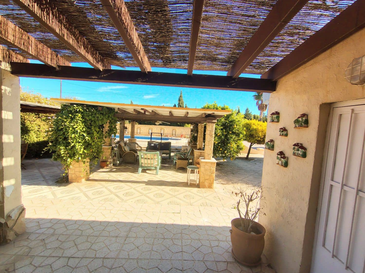 4 bedroom Villa for sale in Alfaz del Pi / L'Alfas del Pi - € 585,000 (Ref: 9878739)