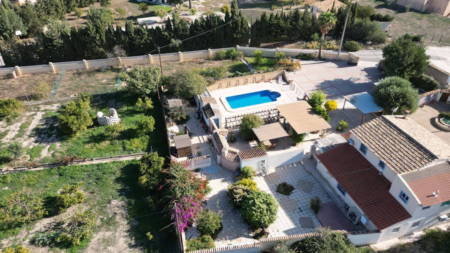 4 bedroom Villa for sale in Alfaz del Pi / L'Alfas del Pi - € 585,000 (Ref: 9878739)