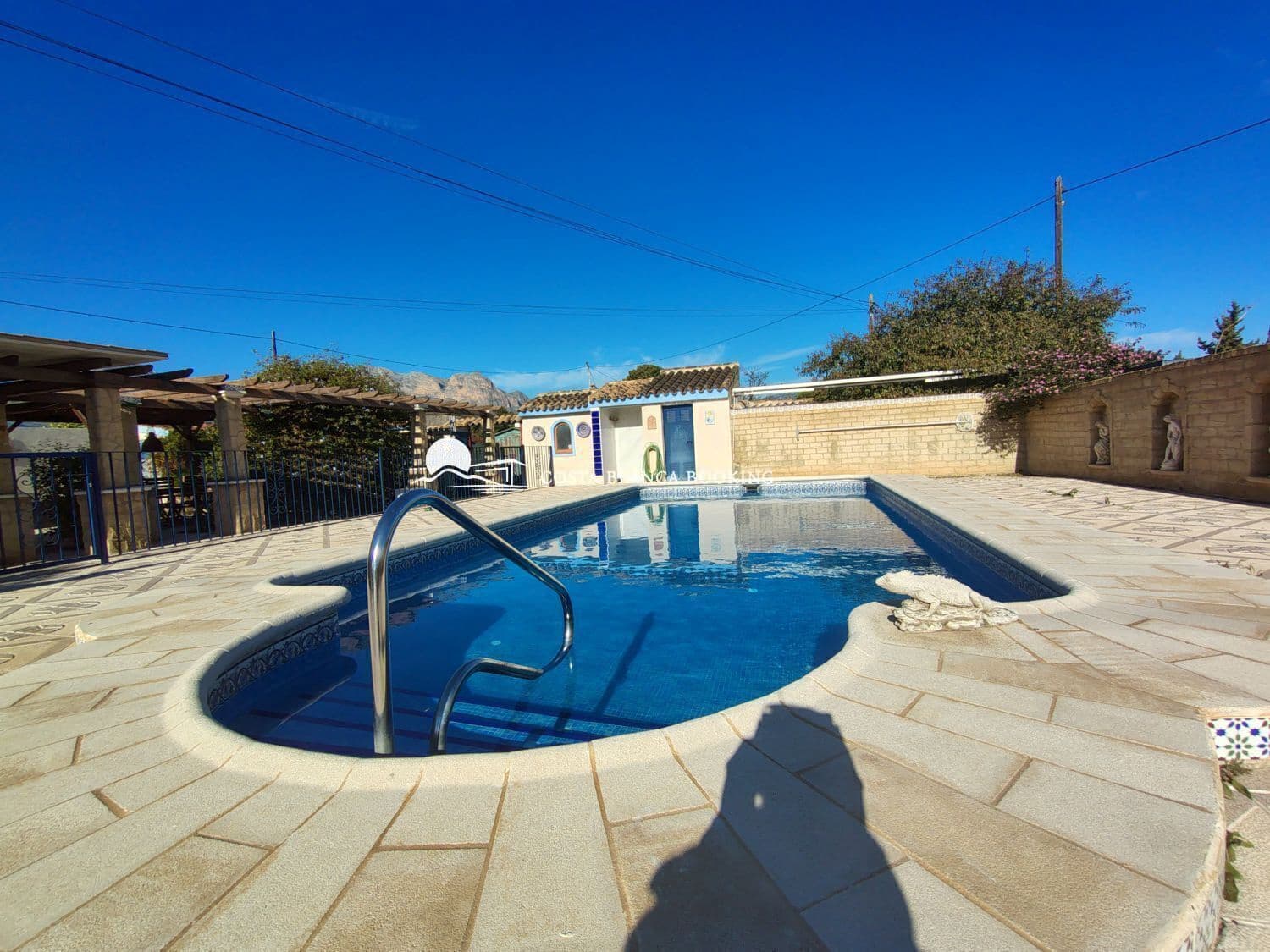 4 bedroom Villa for sale in Alfaz del Pi / L'Alfas del Pi with pool garage - € 525,000 (Ref: 9878739)